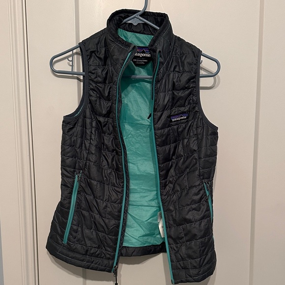 Patagonia Dark Gray Down Vest with Teal Accents - Picture 4 of 4